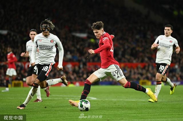 充满忠诚 充满忠诚